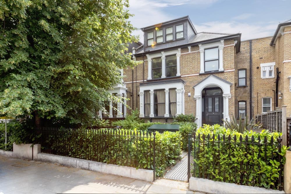Queens Drive, Finsbury Park